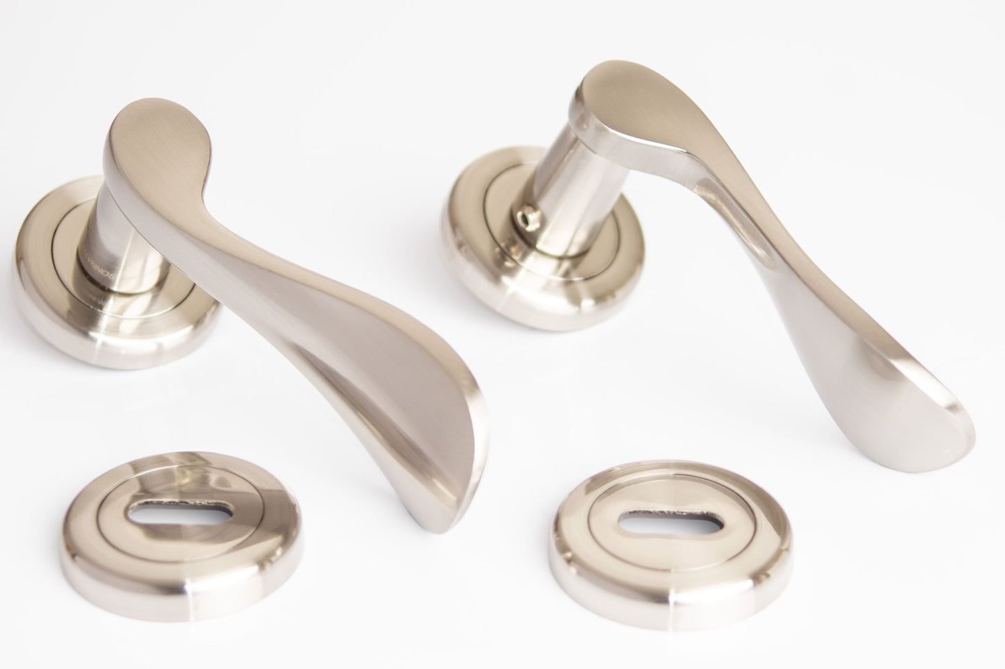 SONNATO SIENA SATIN CHROME LEVER ON ROSE HANDLES