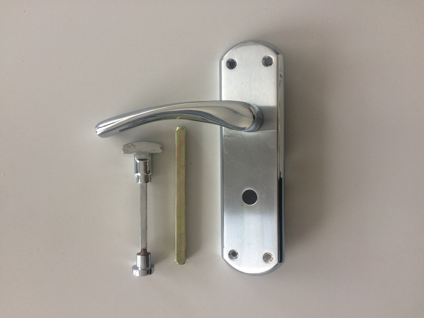 SONNATO VERONA PC/SC LEVER ON PLATE WC HANDLES