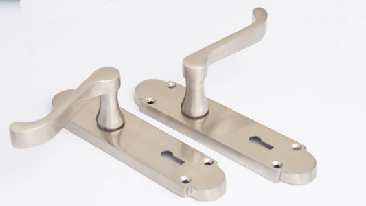 SONNATO NOVA SATIN CHROME LEVER ON PLATE HANDLES