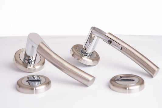 SONNATO TEMPIO SATIN CHROME LEVER ON ROSE HANDLES