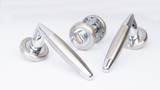 SONNATO NAVONA SATIN CHROME LEVER ON ROSE WC HANDLES
