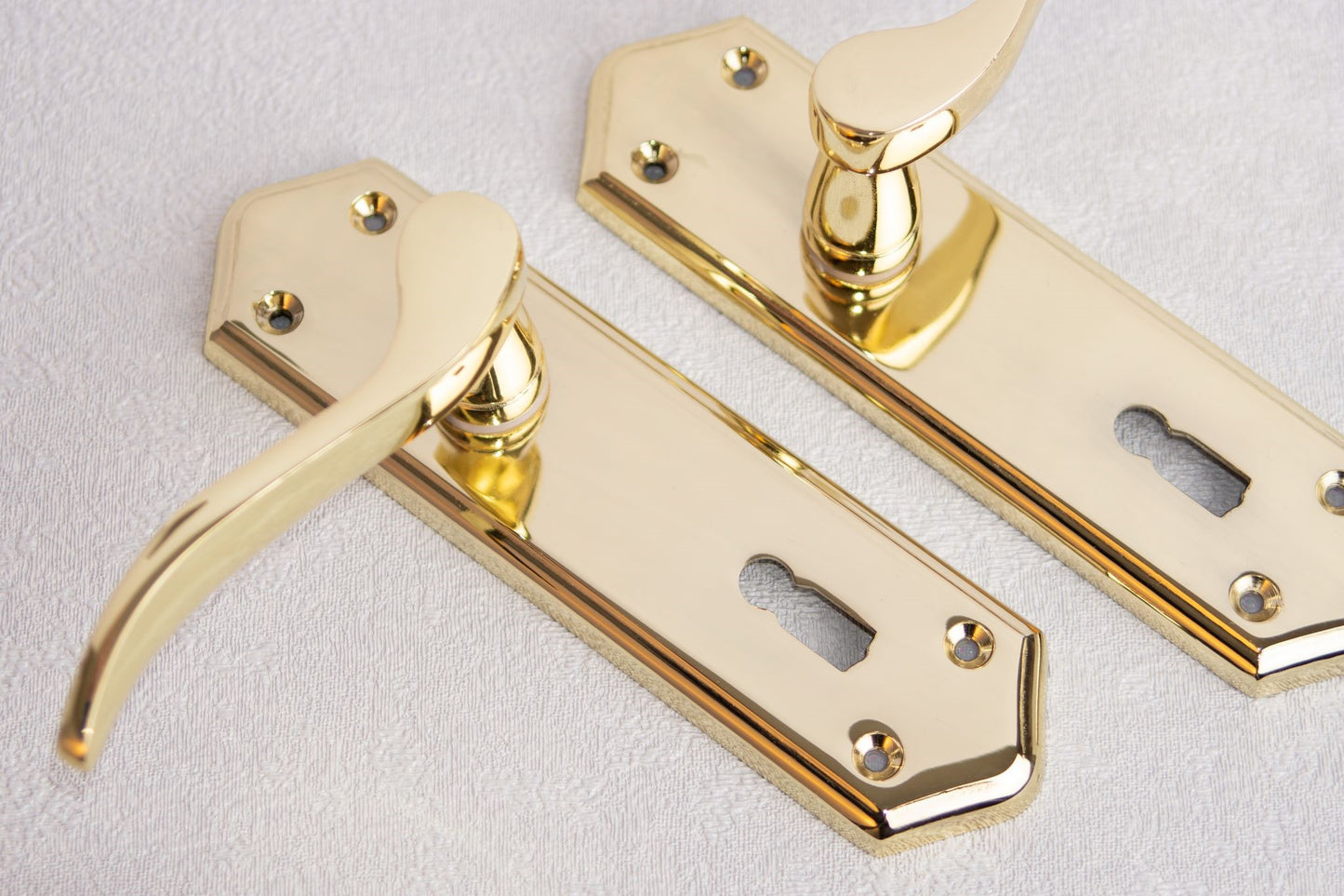 SONNATO TORINO BRASS LEVER ON PLATE HANDLES