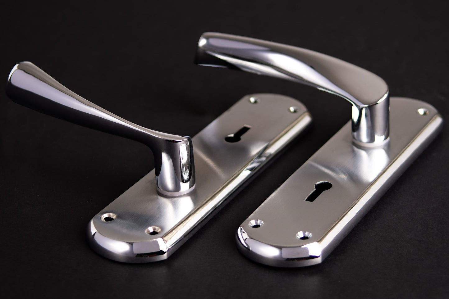 SONNATO VERONA PC/SC LEVER ON PLATE HANDLES